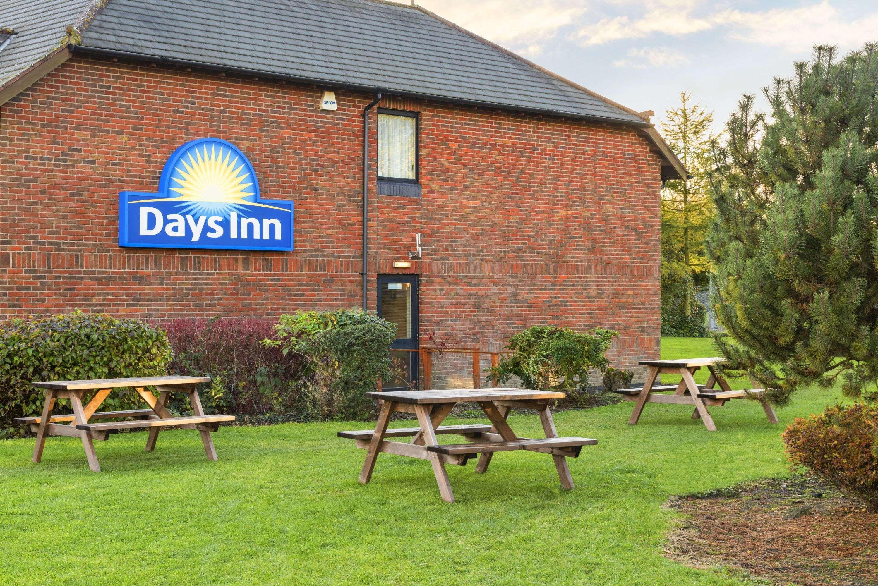 Days Inn Chesterfield - Tibshelf Exterior photo